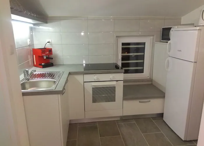 Lorber House Stinjan *