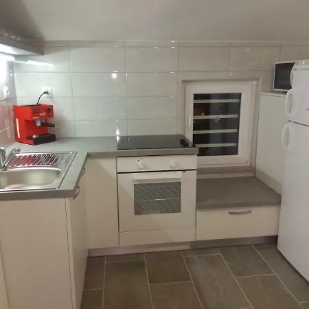 Lorber House Stinjan *