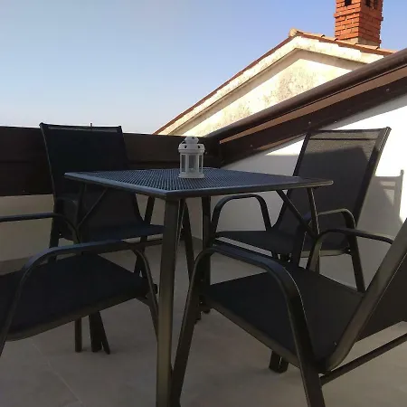 Lorber House Stinjan Apartmán *