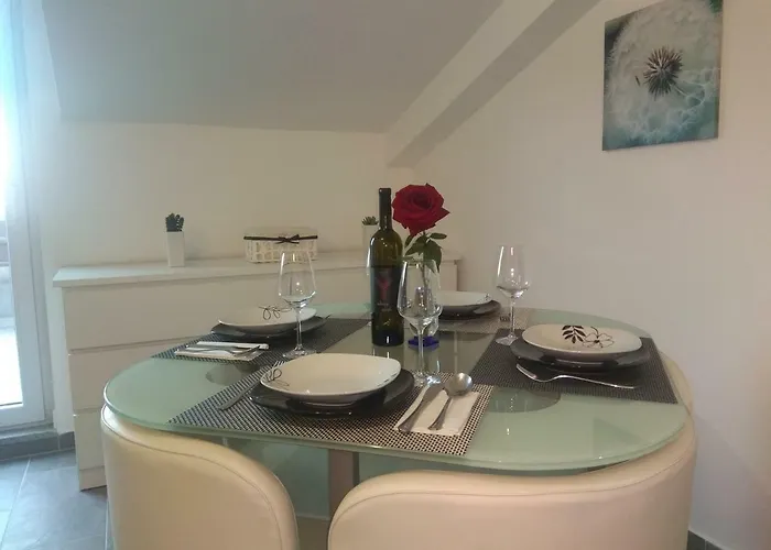 Lorber House Stinjan Póla